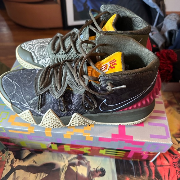 Nike Men's 10.5 Kyrie Hybrid (Kybrid) S2